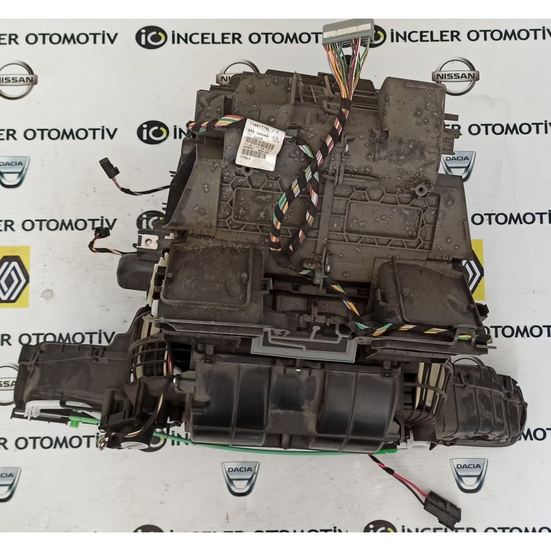 271207823R MEGANE 3 III KOMPLE KALORIFER KUTUSU KAZANI MAIS
